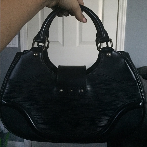 Louis Vuitton Handbag - Picture 2 of 4